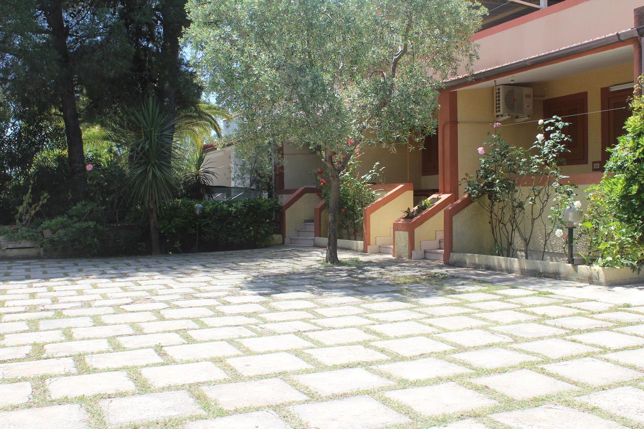 Residence Giardino Vieste Buitenkant foto